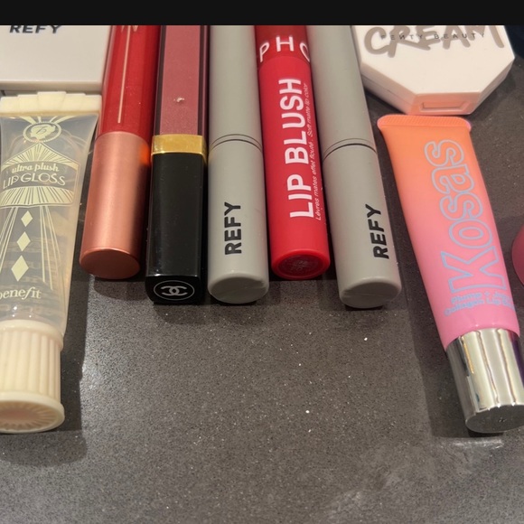 Makeup - Picture 4 of 5